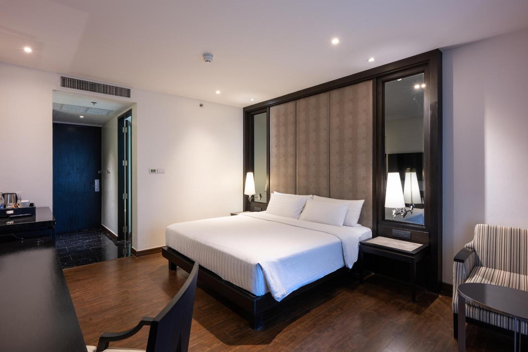 Moevenpick Hotel Sukhumvit 15 Bangkok Exterior foto